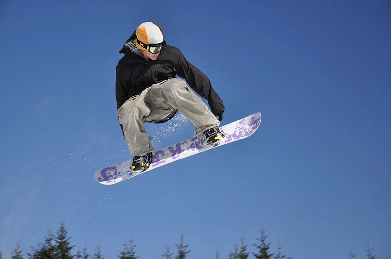 Snowboarder